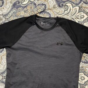 Under Armour Men's Black and Charcoal Tee